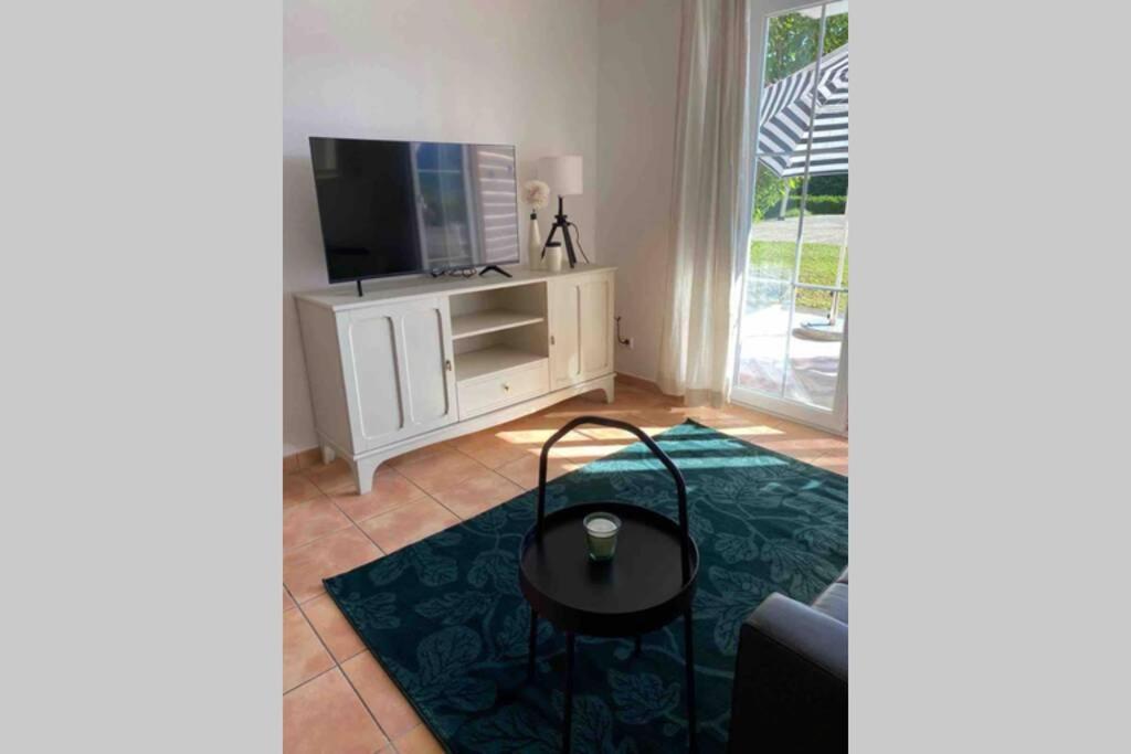 Die Seeblume - Ferienwohnung Mit Pool Und Seeblick Bodman-Ludwigshafen Εξωτερικό φωτογραφία