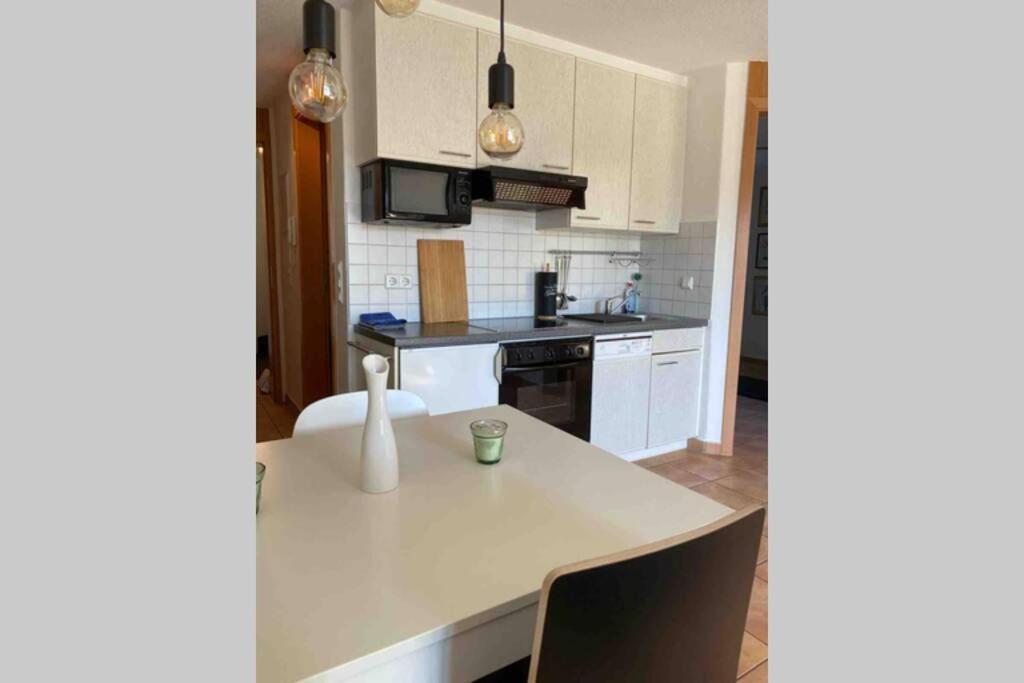 Die Seeblume - Ferienwohnung Mit Pool Und Seeblick Bodman-Ludwigshafen Εξωτερικό φωτογραφία